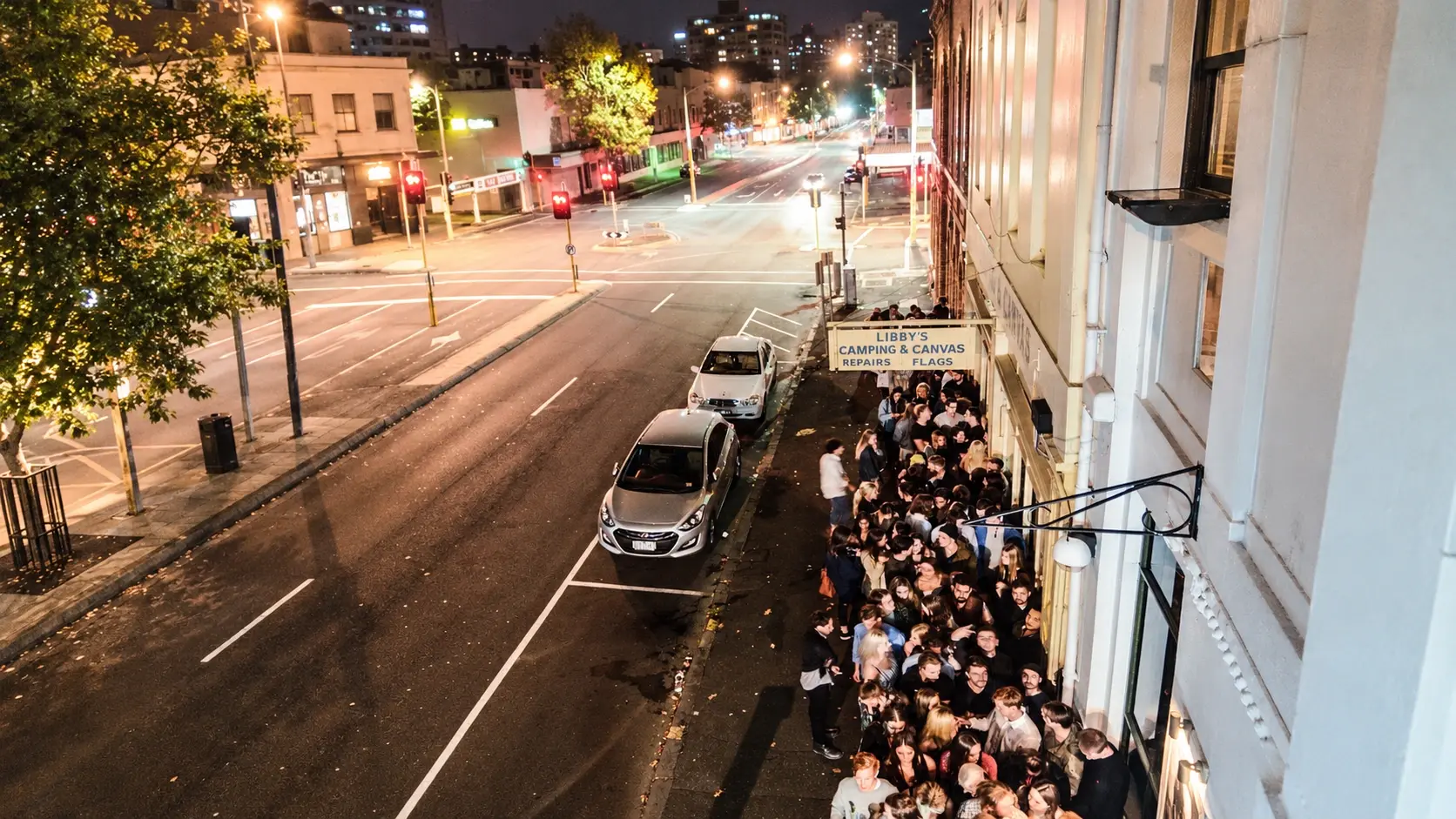 Street queue outside Uno Danceclub